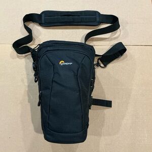 Lowepro Black Sling Bag – Compact Men’s Camera & Gear Carry